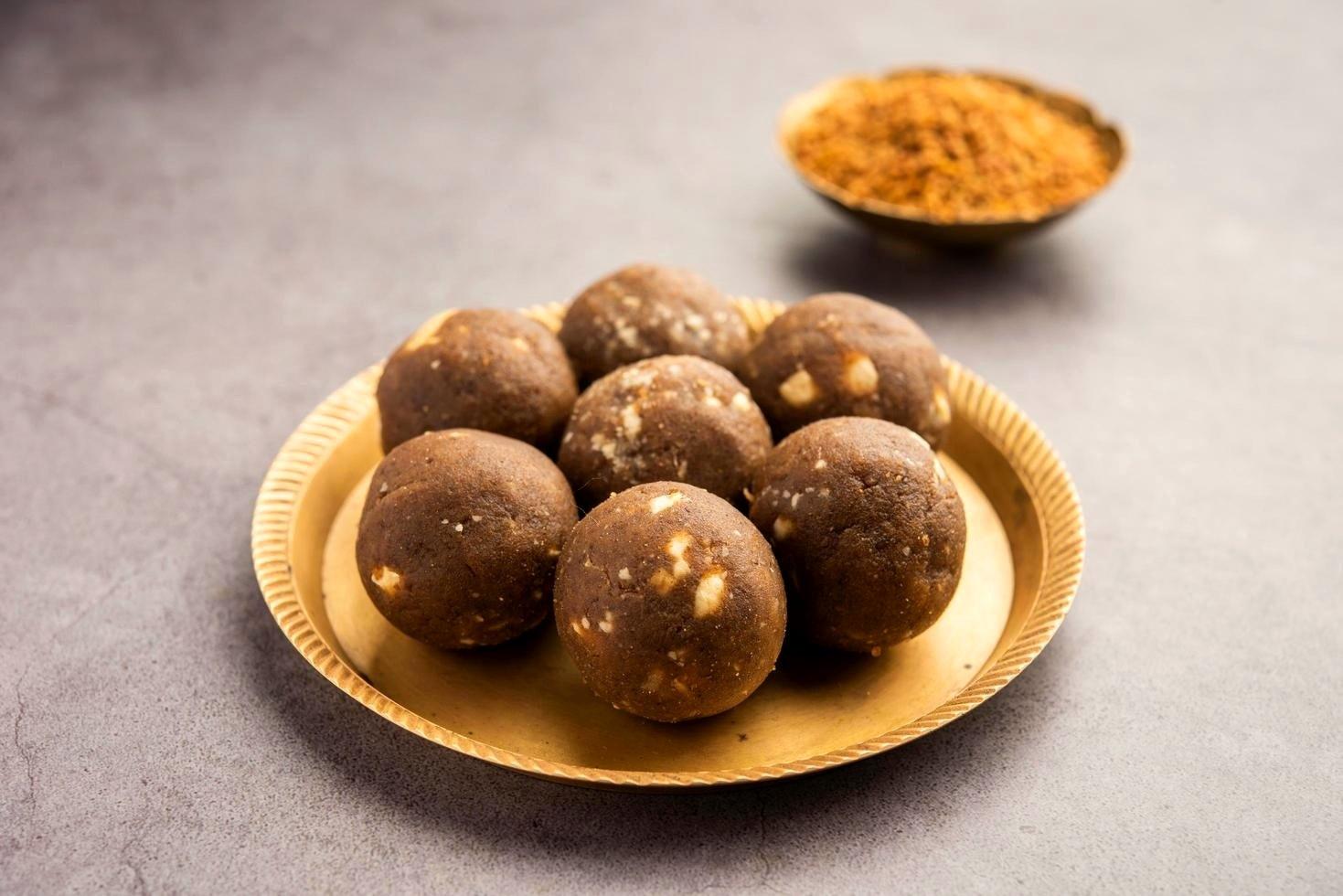 Desi Ghee Methi Ladoo